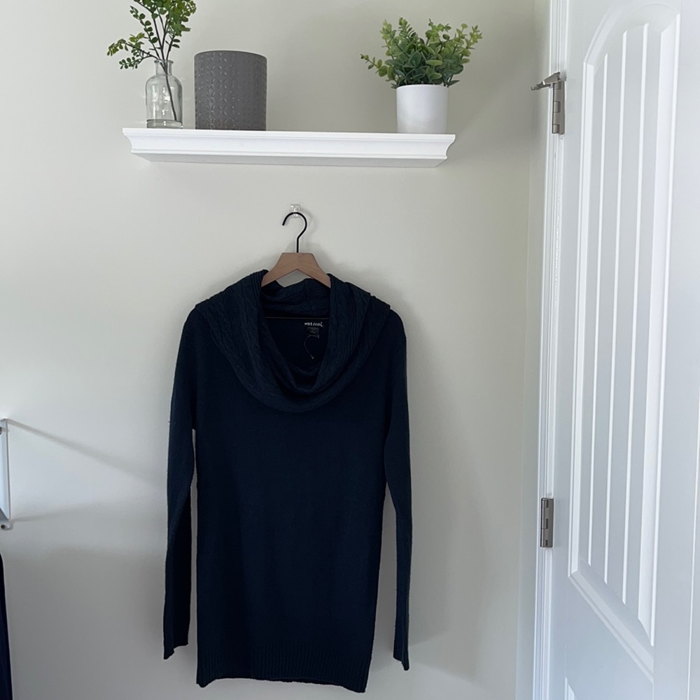 4 for 25🌻Wet seal long sleeve knit turtleneck sweater